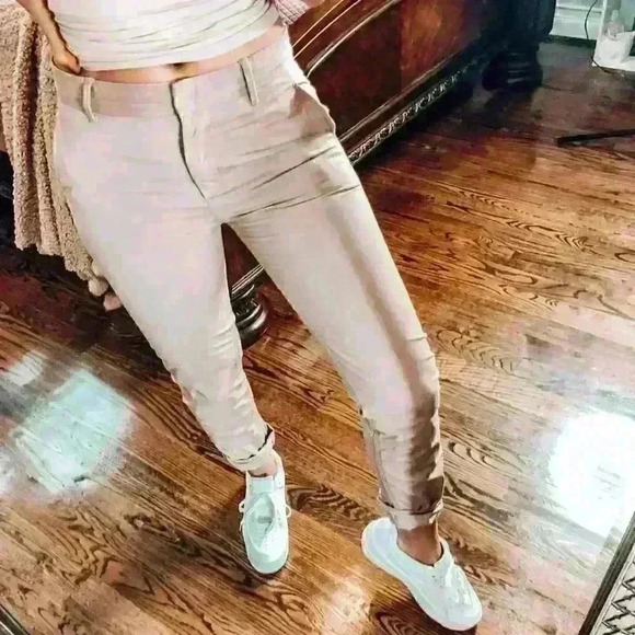 Gap Straight Leg Khakis - Picture 16 of 16